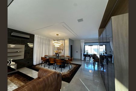 Casa de condomínio para alugar com 420m², 3 quartos e 4 vagasSala