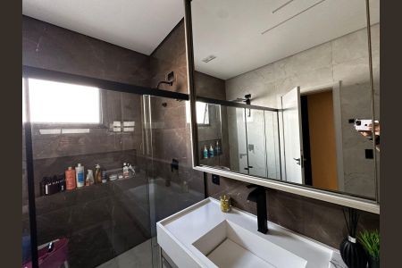 Casa de condomínio para alugar com 420m², 3 quartos e 4 vagasbanheiro