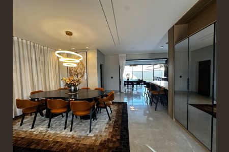 Casa de condomínio para alugar com 420m², 3 quartos e 4 vagasSala