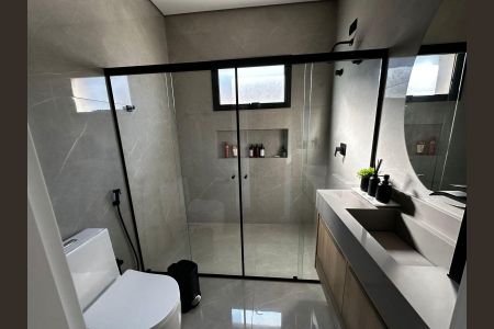 Casa de condomínio para alugar com 420m², 3 quartos e 4 vagasbanheiro