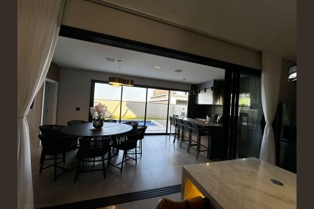 Casa de condomínio para alugar com 420m², 3 quartos e 4 vagasCozinha