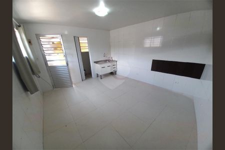 Casa à venda com 5 quartos, 155m² em Jardim Novo Taboao, São Paulo