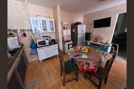 Casa à venda com 375m², 5 quartos e 2 vagas