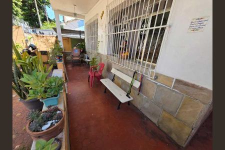 Casa à venda com 375m², 5 quartos e 2 vagas