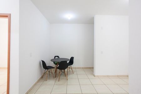 Sala de apartamento para alugar com 2 quartos, 64m² em Jardim Célia, Uberlândia