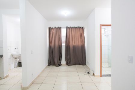 Sala de apartamento para alugar com 2 quartos, 64m² em Jardim Célia, Uberlândia