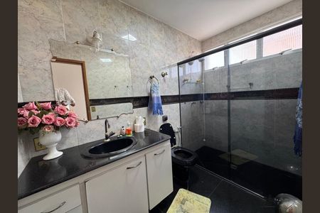 Casa à venda com 144m², 5 quartos e 2 vagas