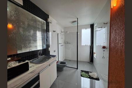 Casa à venda com 144m², 5 quartos e 2 vagas