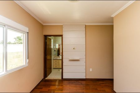 Casa à venda com 190m², 4 quartos e 2 vagas Casa à venda com 190m², 4 quartos e 2 vagasSuíte