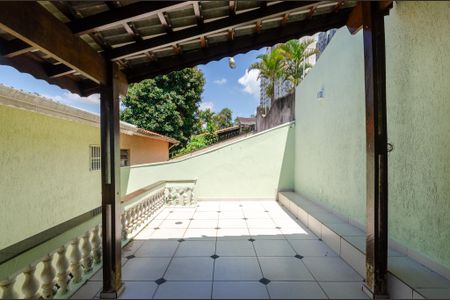 Casa à venda com 190m², 4 quartos e 2 vagas Casa à venda com 190m², 4 quartos e 2 vagasChurrasqueira