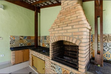 Casa à venda com 190m², 4 quartos e 2 vagas Casa à venda com 190m², 4 quartos e 2 vagasChurrasqueira