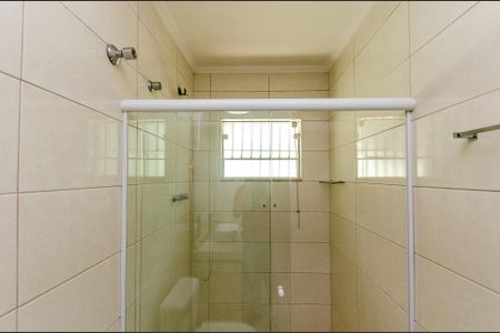 Casa à venda com 190m², 4 quartos e 2 vagas Casa à venda com 190m², 4 quartos e 2 vagasBanheiro