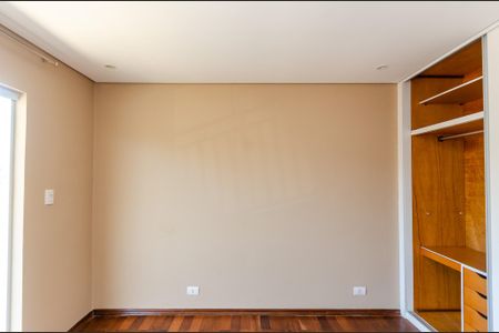 Casa à venda com 190m², 4 quartos e 2 vagas Casa à venda com 190m², 4 quartos e 2 vagasQuarto 2