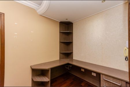 Casa à venda com 190m², 4 quartos e 2 vagas Casa à venda com 190m², 4 quartos e 2 vagasEscritório