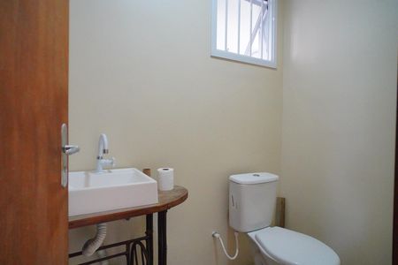 Lavabo  de apartamento para alugar com 2 quartos, 260m² em Bom Jesus, Porto Alegre