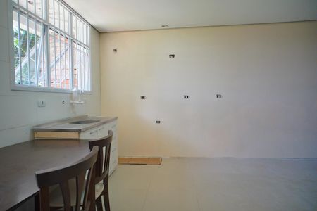 Cozinha  de apartamento para alugar com 2 quartos, 260m² em Bom Jesus, Porto Alegre