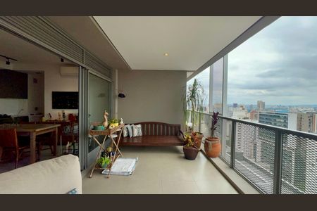 Studio à venda com 67m², 1 quarto e 1 vagaVaranda