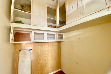 Apartamento à venda com 137m², 3 quartos e 1 vaga Apartamento à venda com 137m², 3 quartos e 1 vagaQuarto de Serviço