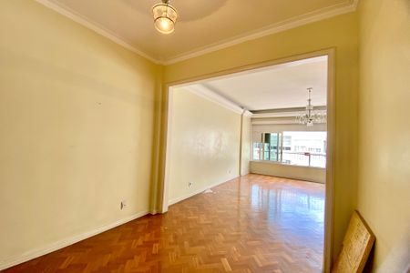 Apartamento à venda com 137m², 3 quartos e 1 vaga Apartamento à venda com 137m², 3 quartos e 1 vagaSala