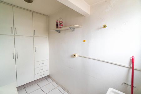Apartamento para alugar com 58m², 2 quartos e 1 vagaÁrea de Serviço