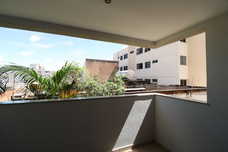 Sacada de apartamento para alugar com 3 quartos, 92m² em Patrimônio, Uberlândia
