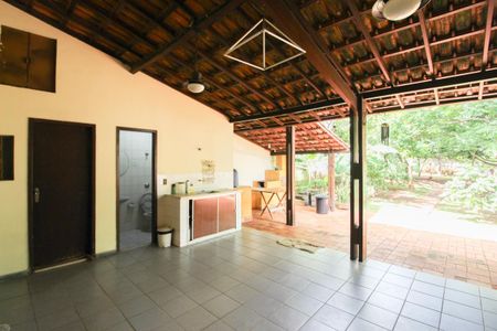 Casa à venda com 396m², 1 quarto e sem vagaSala e Cozinha