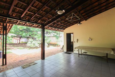 Casa à venda com 396m², 1 quarto e sem vagaSala e Cozinha