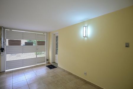 Casa à venda com 181m², 2 quartos e 2 vagasGaragem