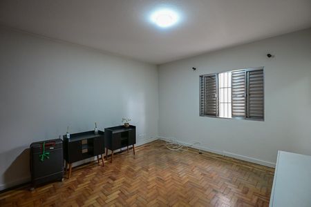 Casa à venda com 181m², 2 quartos e 2 vagasSuíte