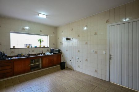 Casa à venda com 181m², 2 quartos e 2 vagasCozinha