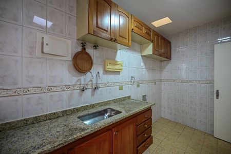 Casa à venda com 181m², 2 quartos e 2 vagasCozinha da Edícula 