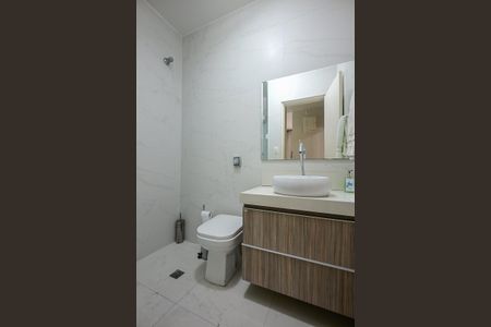 Banheiro de casa à venda com 2 quartos, 181m² em Jardim Londrina, São Paulo