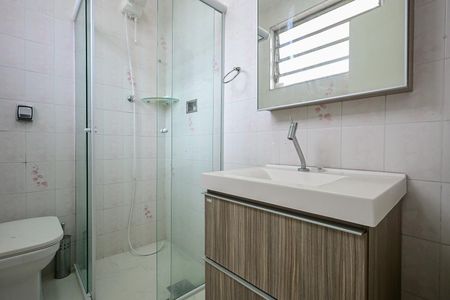 Casa à venda com 181m², 2 quartos e 2 vagasBanheiro Suíte 