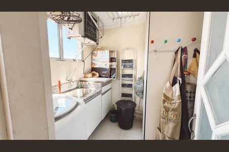 Apartamento à venda com 70m², 2 quartos e 1 vagaÁrea de Serviço