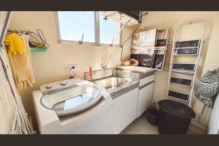 Apartamento à venda com 70m², 2 quartos e 1 vagaÁrea de Serviço