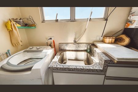 Apartamento à venda com 70m², 2 quartos e 1 vagaÁrea de Serviço