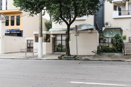 Studio para alugar com 34m², 1 quarto e 1 vaga Studio para alugar com 34m², 1 quarto e 1 vagaFachada