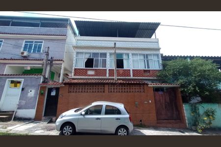 Casa à venda com 120m², 2 quartos e sem vaga Casa à venda com 120m², 2 quartos e sem vagaFachada com Placa
