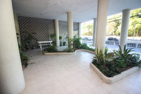 Apartamento à venda com 105m², 3 quartos e 1 vaga Apartamento à venda com 105m², 3 quartos e 1 vagaHall de entrada