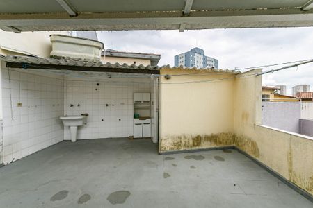 Casa à venda com 199m², 2 quartos e 3 vagas Casa à venda com 199m², 2 quartos e 3 vagasVaranda