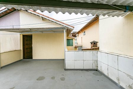 Casa à venda com 199m², 2 quartos e 3 vagas Casa à venda com 199m², 2 quartos e 3 vagasVaranda