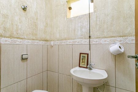 Casa à venda com 199m², 2 quartos e 3 vagas Casa à venda com 199m², 2 quartos e 3 vagasLavabo