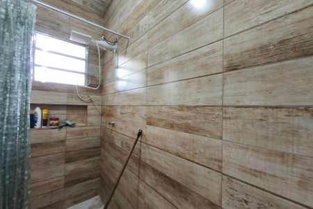 Casa à venda com 65m², 3 quartos e 4 vagas Casa à venda com 65m², 3 quartos e 4 vagasCasa 2 - Banheiro