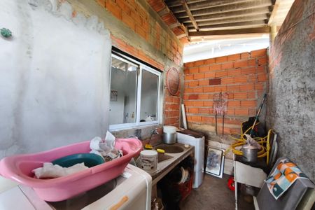 Casa à venda com 65m², 3 quartos e 4 vagas Casa à venda com 65m², 3 quartos e 4 vagasCasa 2 - Área de serviço