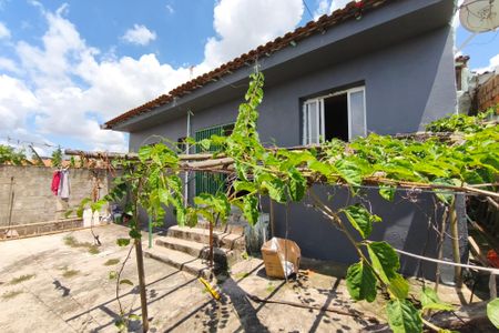 Casa à venda com 65m², 3 quartos e 4 vagas Casa à venda com 65m², 3 quartos e 4 vagasQuintal