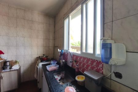 Casa à venda com 65m², 3 quartos e 4 vagas Casa à venda com 65m², 3 quartos e 4 vagasCozinha