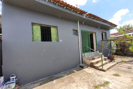 Casa à venda com 65m², 3 quartos e 4 vagas Casa à venda com 65m², 3 quartos e 4 vagasQuintal