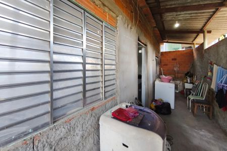 Casa à venda com 65m², 3 quartos e 4 vagas Casa à venda com 65m², 3 quartos e 4 vagasQuintal - Casa 2