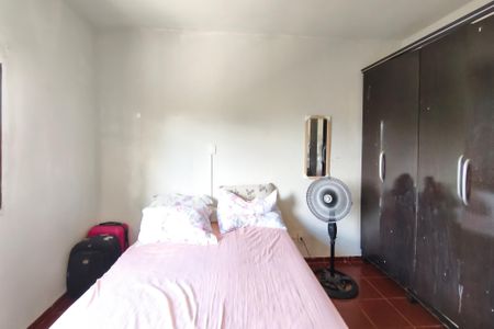 Casa à venda com 65m², 3 quartos e 4 vagas Casa à venda com 65m², 3 quartos e 4 vagasQuarto Suíte