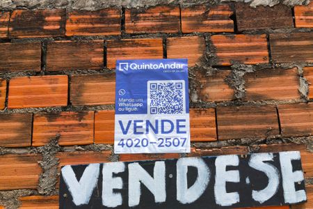Casa à venda com 65m², 3 quartos e 4 vagas Casa à venda com 65m², 3 quartos e 4 vagasPLACA INSTALADA NA FACHADA